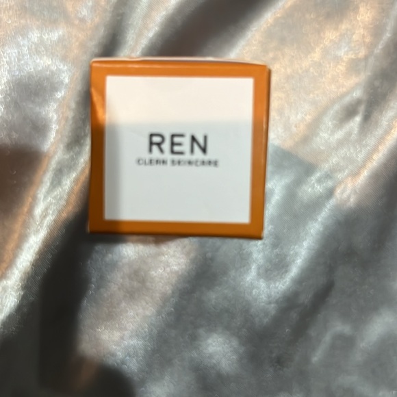 REN BRIGHTENING DARK EYE CIRCLE CREAM w elderberry, glycogen,& hyaluronic. VEGAN - Picture 6 of 6